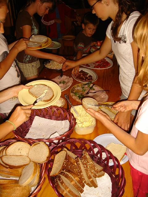 DSC04360.JPG - Simple breakfest...